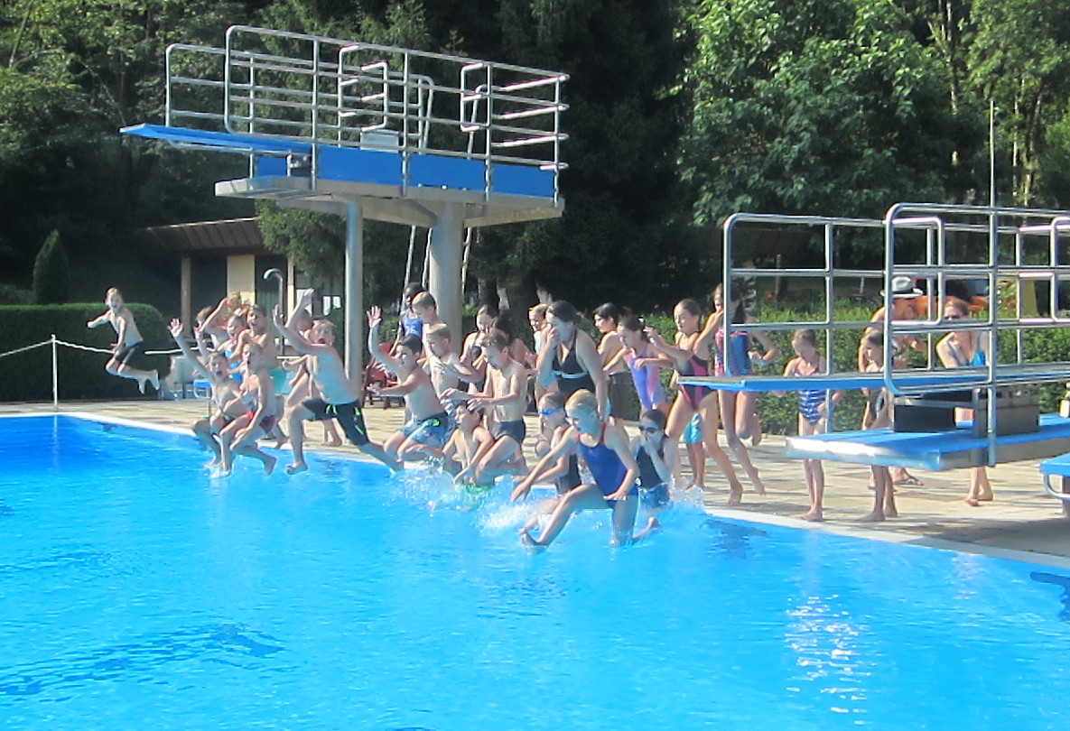 Schwimmabzeichenabnahme Klasse 4